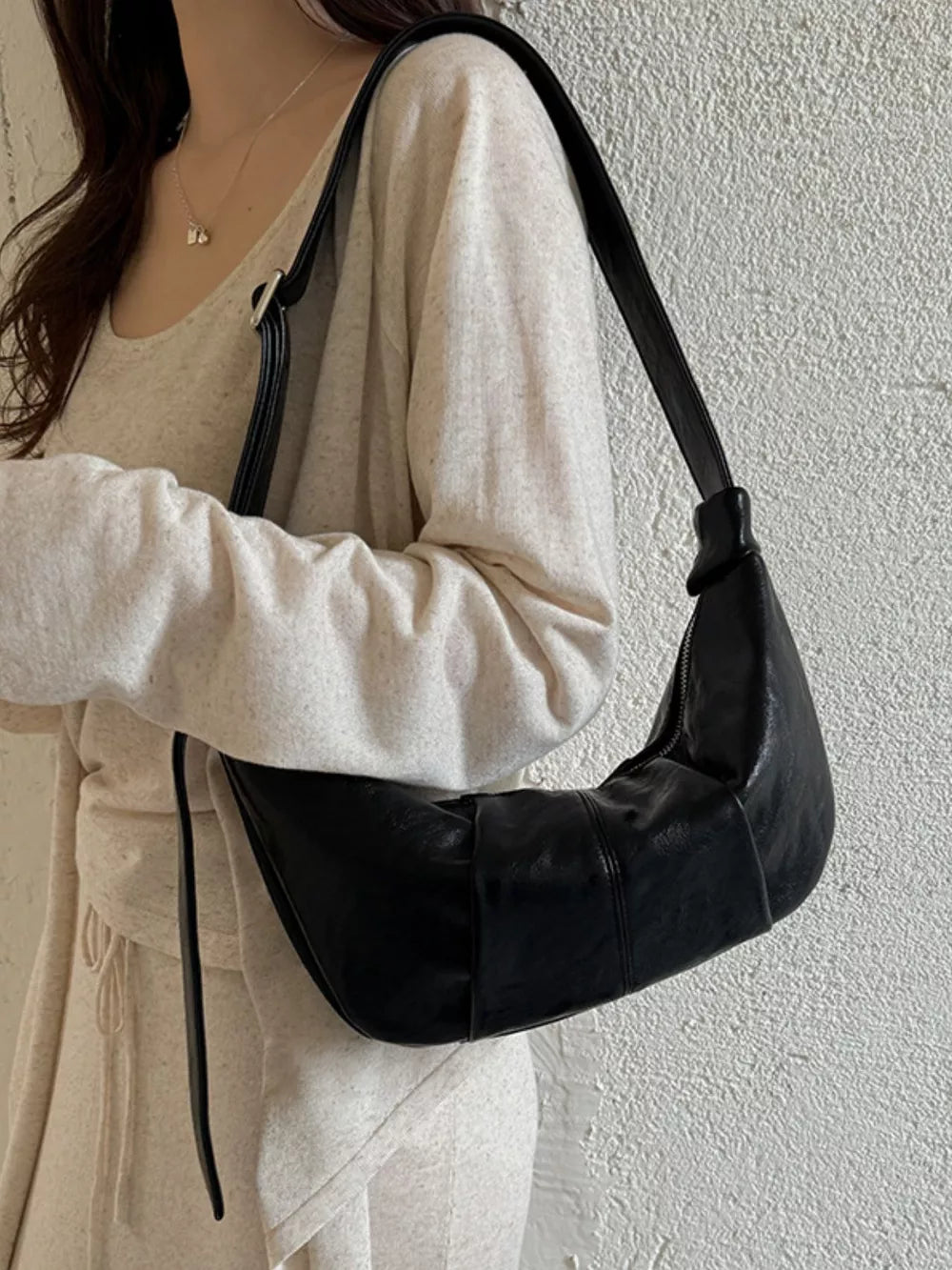 shoulder bag in black