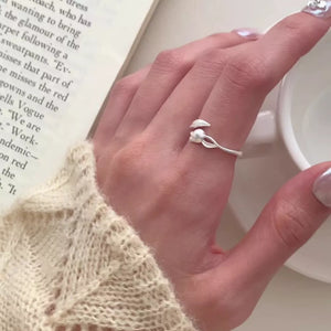 Platinum-Plated,925 sterling silver Care instructions: Avoid wearing during exer ring in silver with fitted silhouette