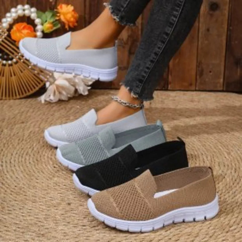Black Round Toe Flats Slip-ons