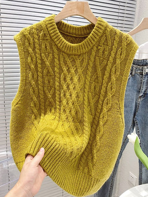 Cable-Knit Sweater Vest in Green