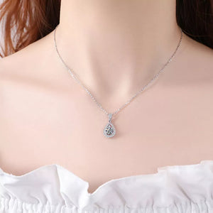 necklace in silver featuring moissanite and straight fit