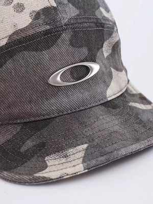Oakley camouflage baseball cap with silver logo detail.