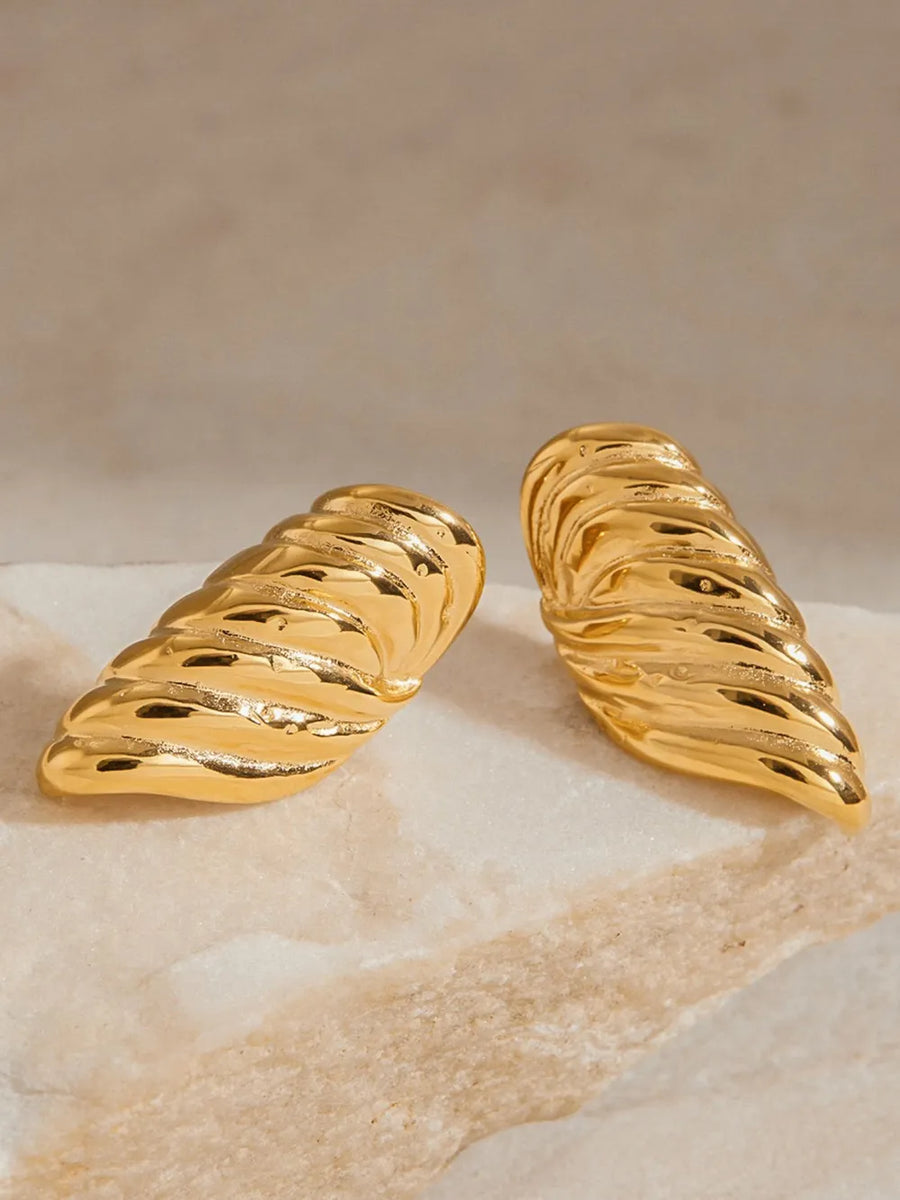 earrings in gold