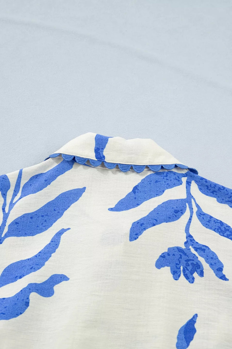 Botanical print maxi dress with collared neckline and scalloped trim