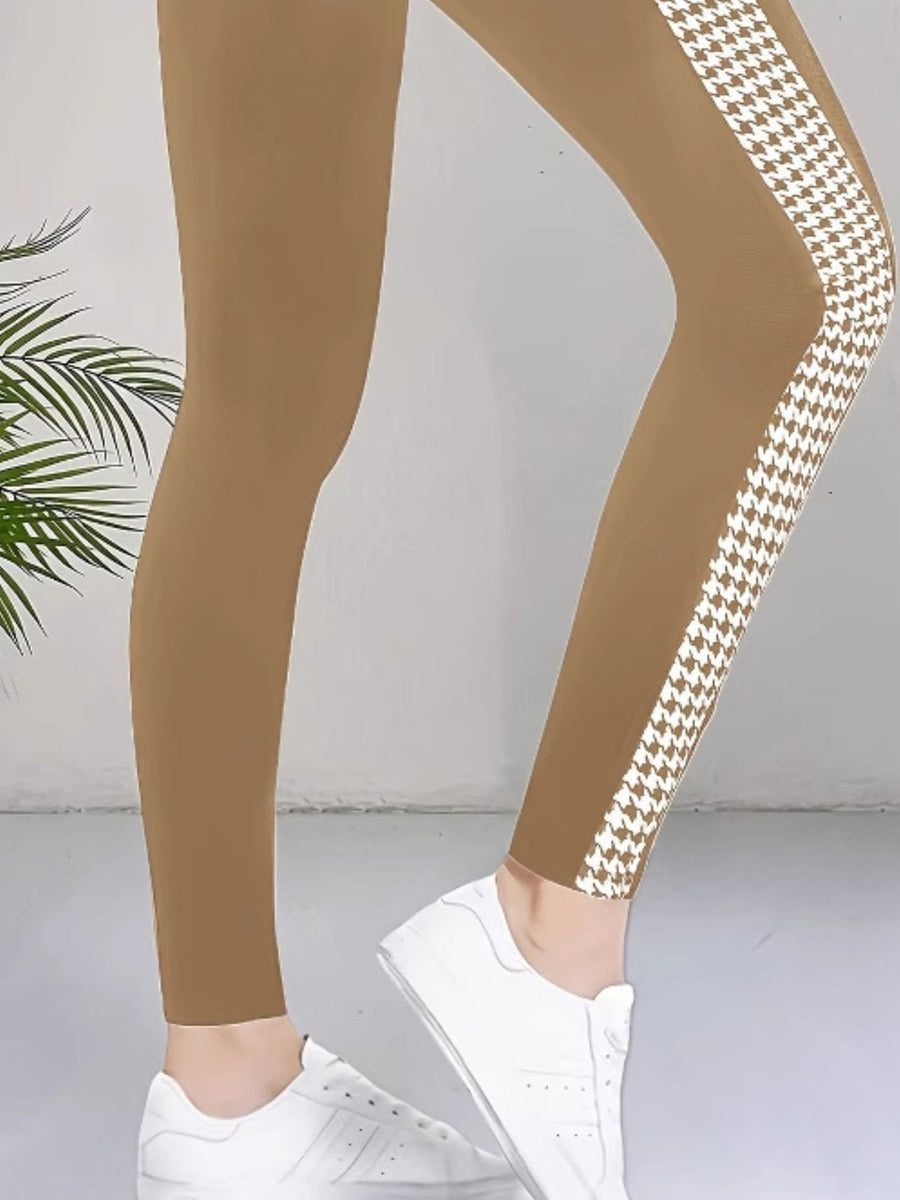 High-Waisted Side Houndstooth Leggings in Black with high-waisted