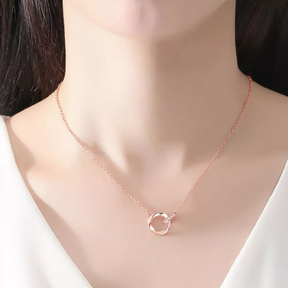 necklace in rose gold featuring rose gold plating and fitted fit