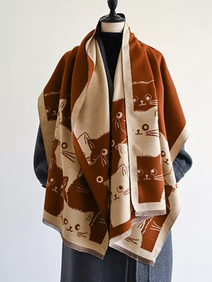 Reversible scarf in brown and beige with a cute cat pattern.