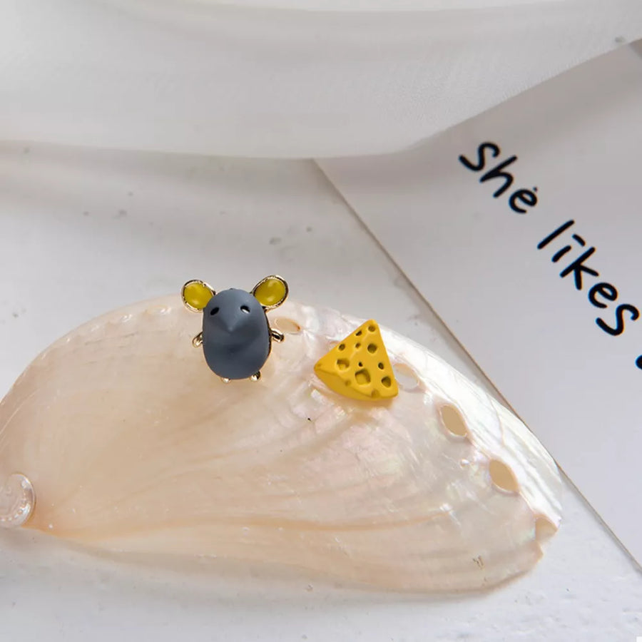 18K Gold-Plated, Acrylic, Zinc alloy Care instructions: 1 earrings in Yellow with stud silhouette