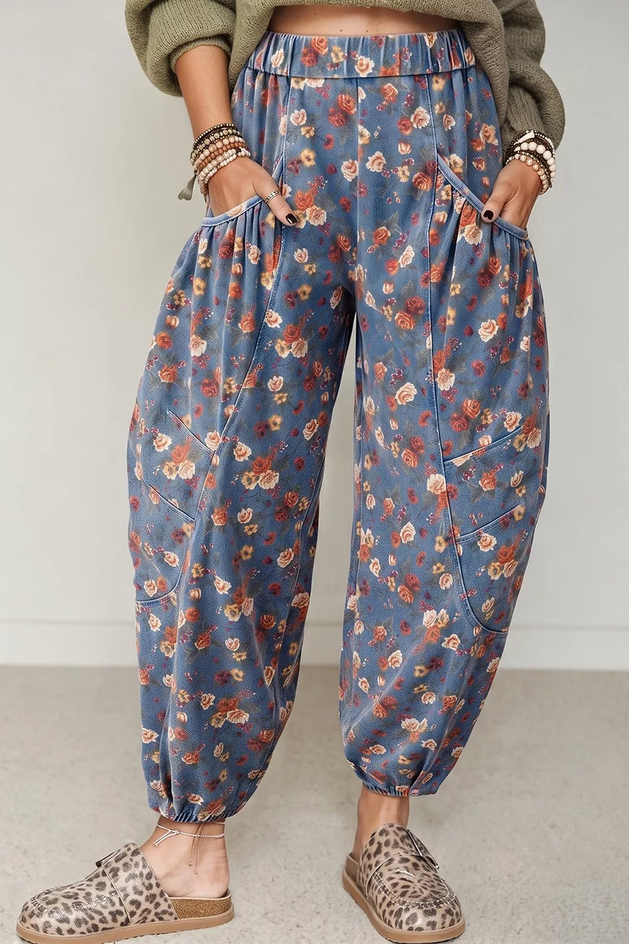 Medium with Floral Print Relaxed Fit Jeans