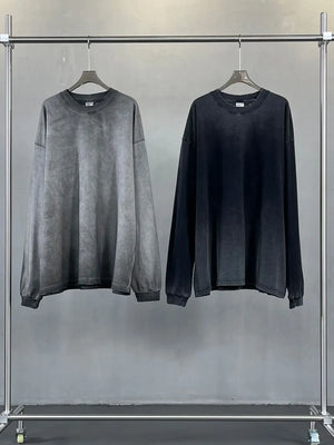 Vintage wash oversized crewneck sweatshirts in gray and black, long sleeve, casual fit.