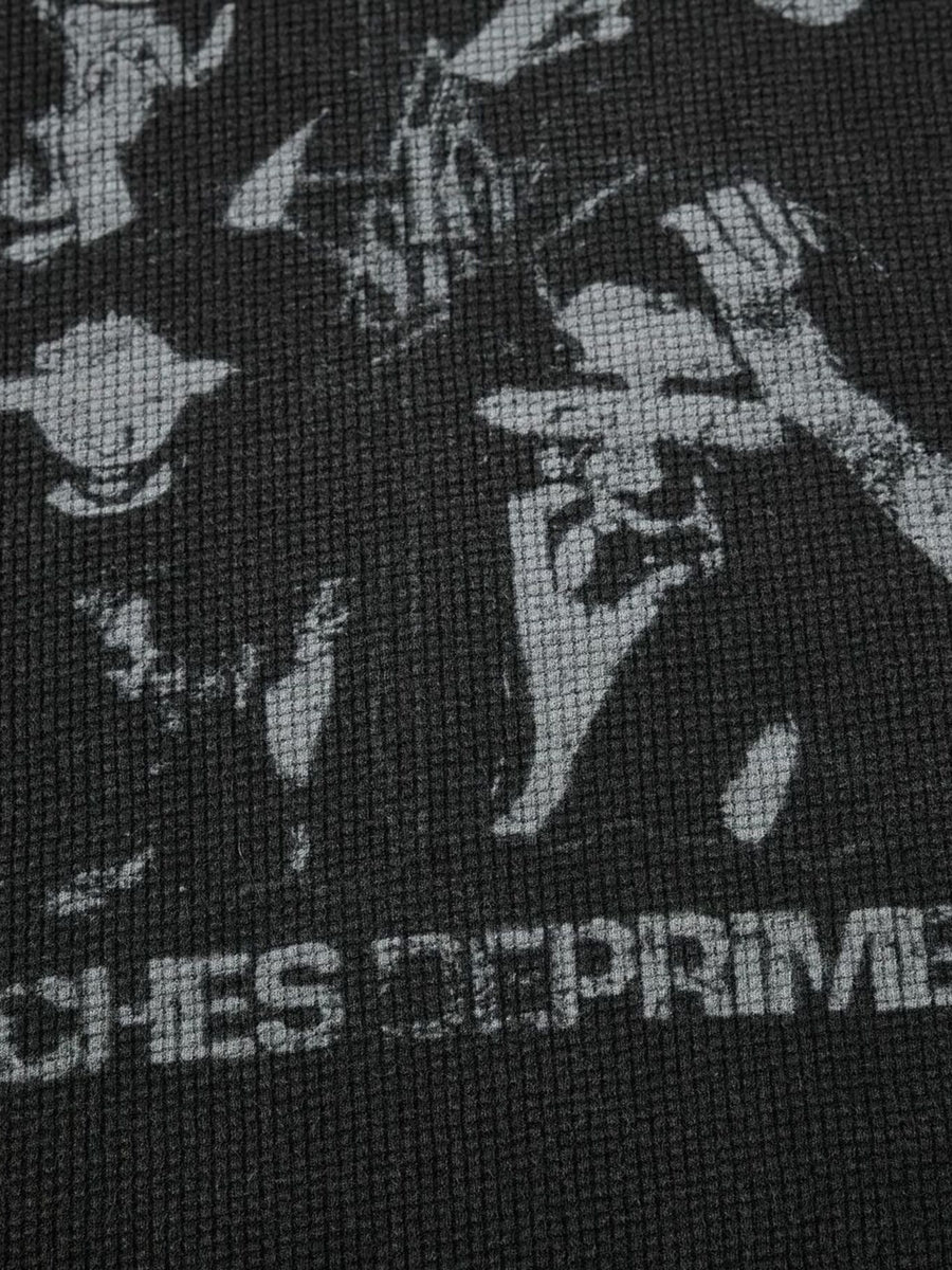 Black regular t-shirt with crew neck
