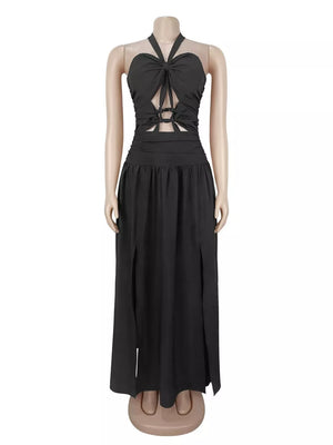 100% polyester Care instructions: Machine wash cold maxi dress in Dark Green with fit-and-flare silhouette