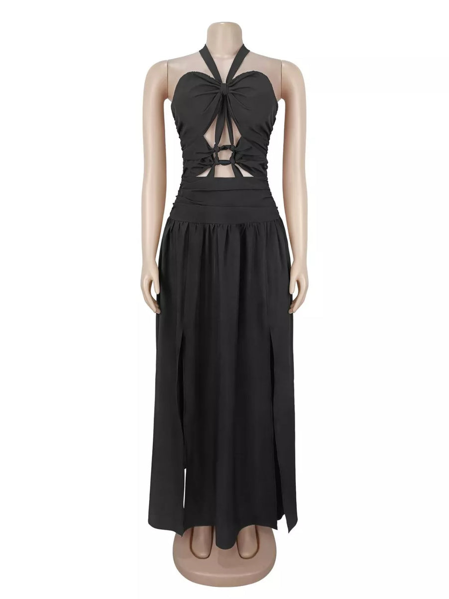 100% polyester Care instructions: Machine wash cold maxi dress in Dark Green with fit-and-flare silhouette