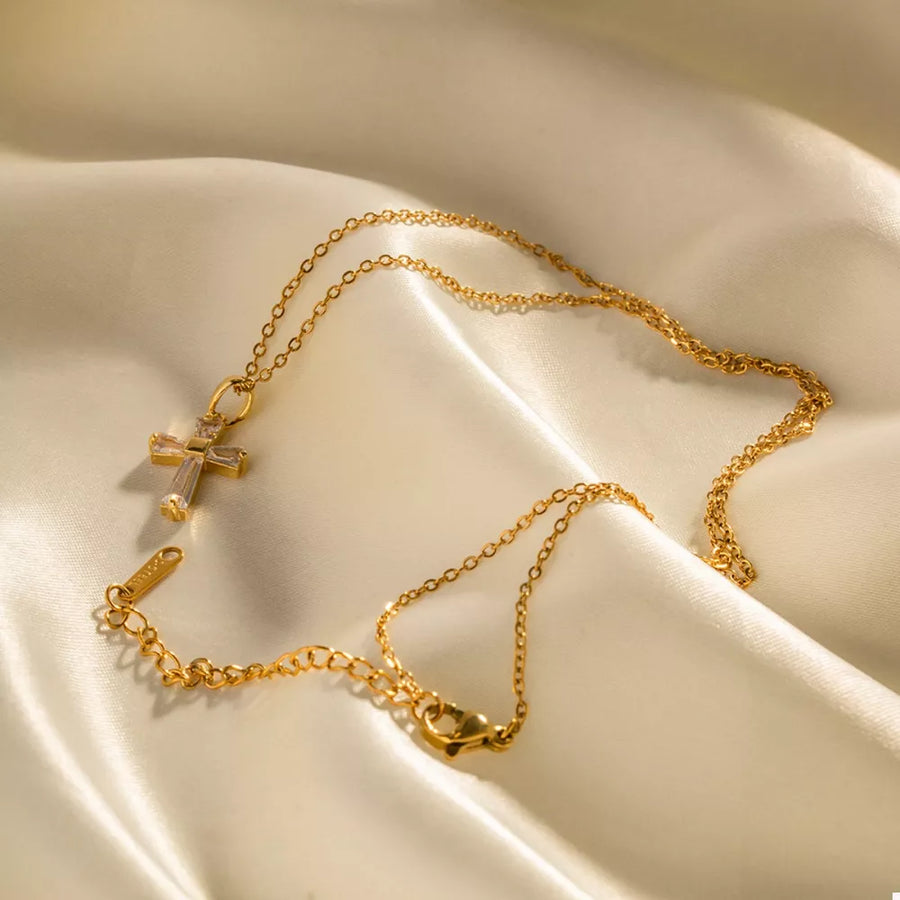 18K Gold-Plated,Stainless Steel,Copper,Zircon Care instructions: Avoid wearing d necklace in Gold with straight silhouette