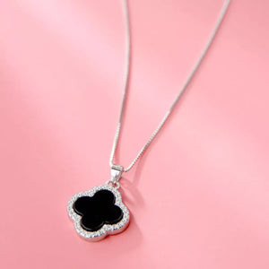 925 sterling silver,Agate Care instructions: Avoid wearing during exercise, as s necklace in Silver with straight silhouette