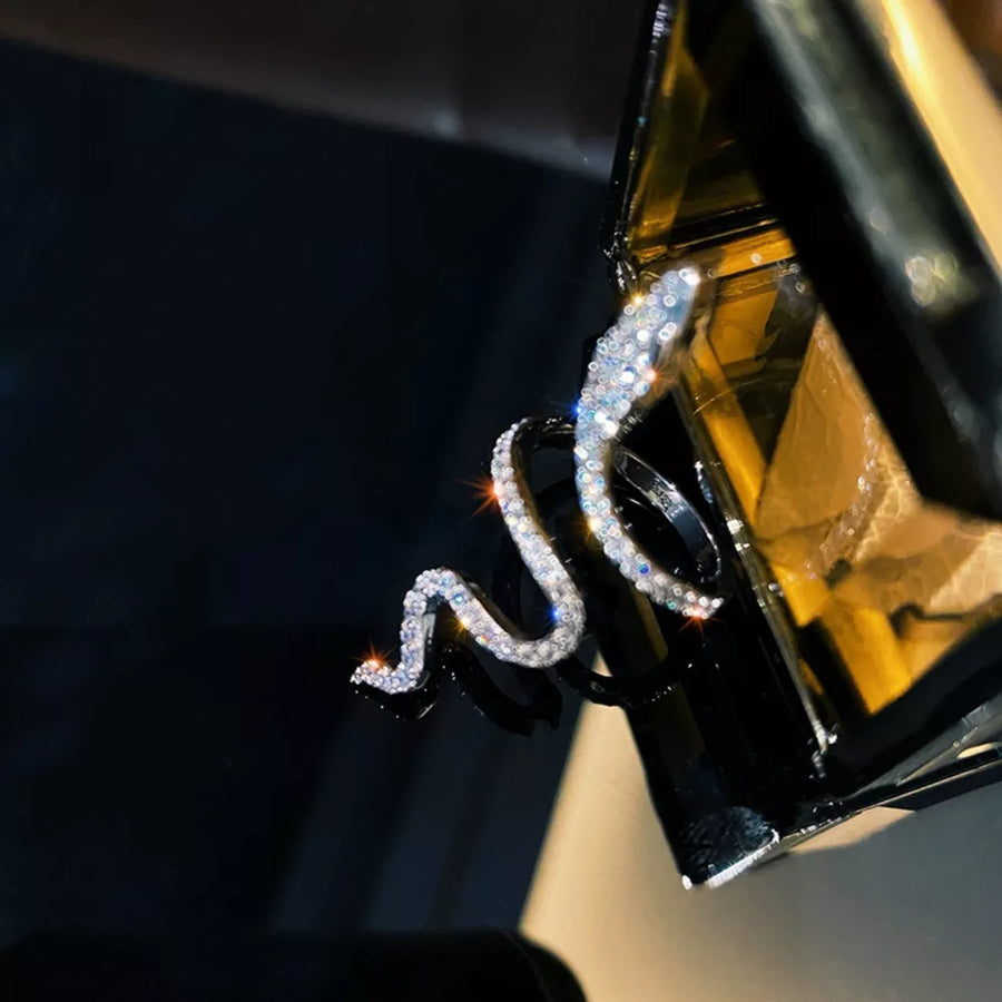 925 sterling silver,Zircon Care instructions: Avoid wearing during exercise, as ring in Silver with fitted silhouette