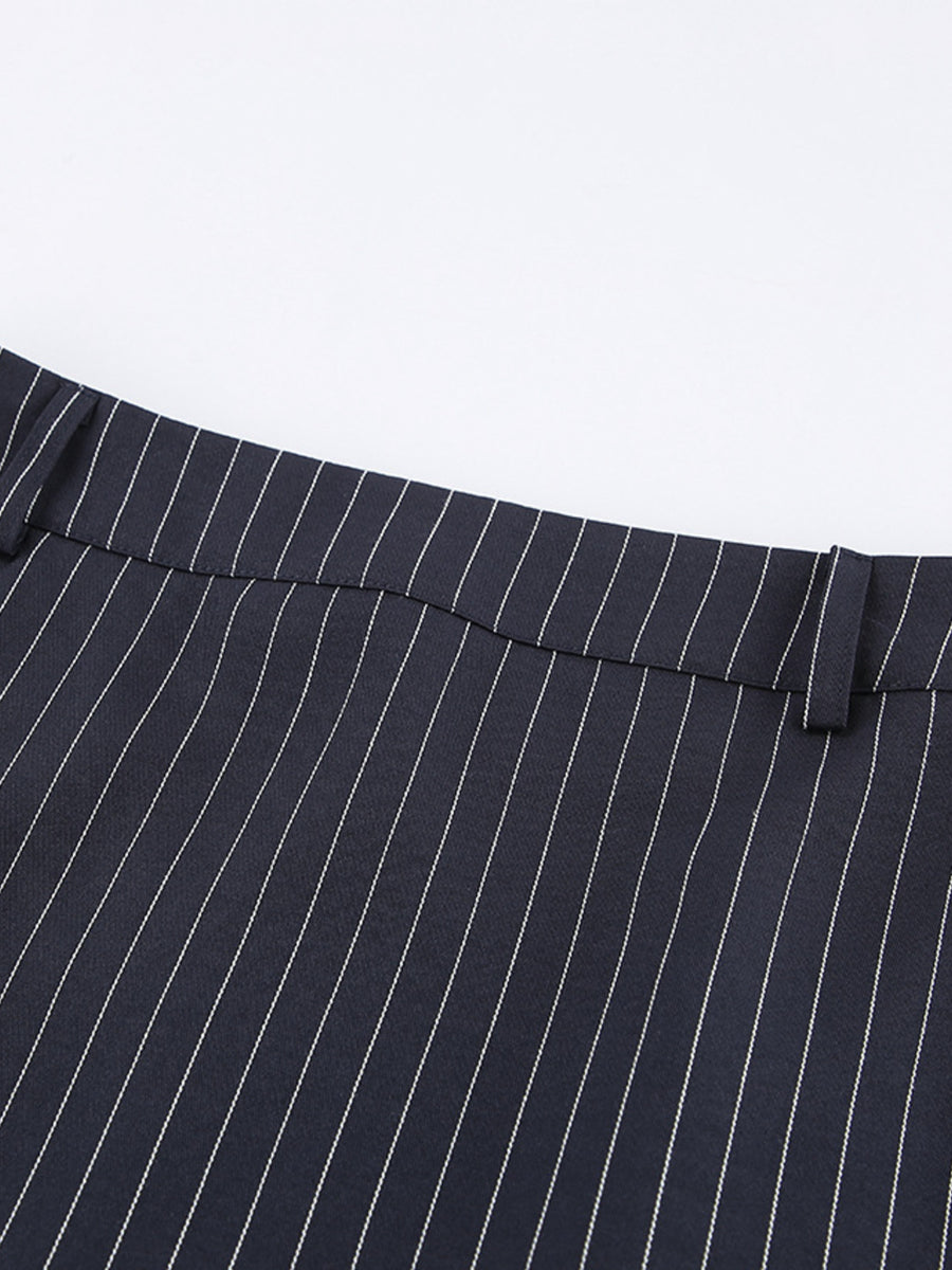 blazer in navy blue with tied and hip-length