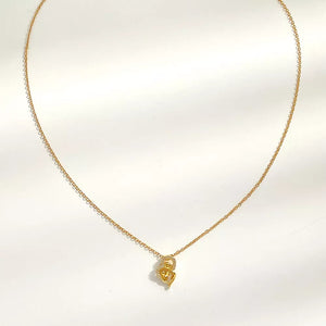 necklace in clear with pendant and collarbone length