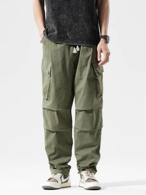 Men's military green pocketed loose fit cargo sweatpants with drawstring