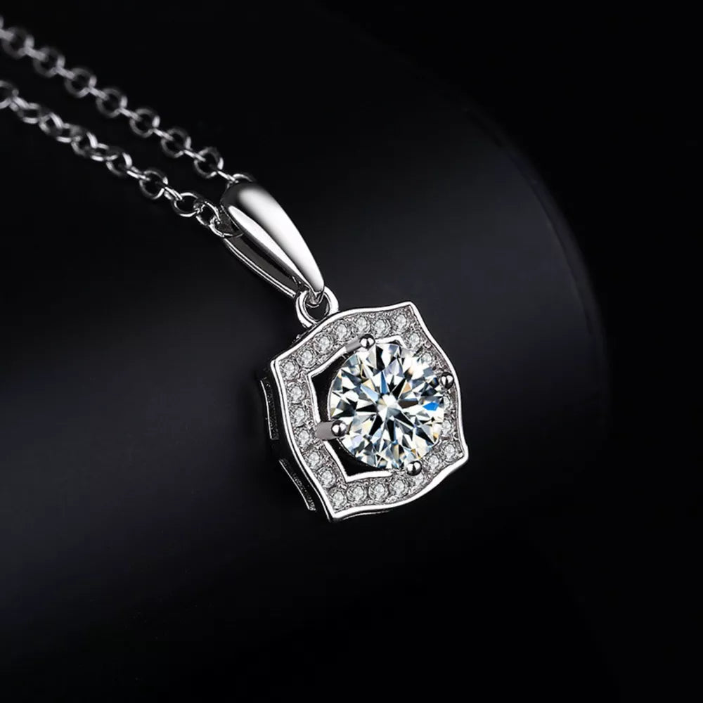 necklace in silver featuring moissanite stone and pendant necklace fit