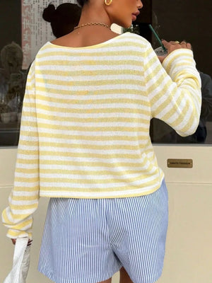 Pastel Yellow t-shirt with knit texture and long sleeve