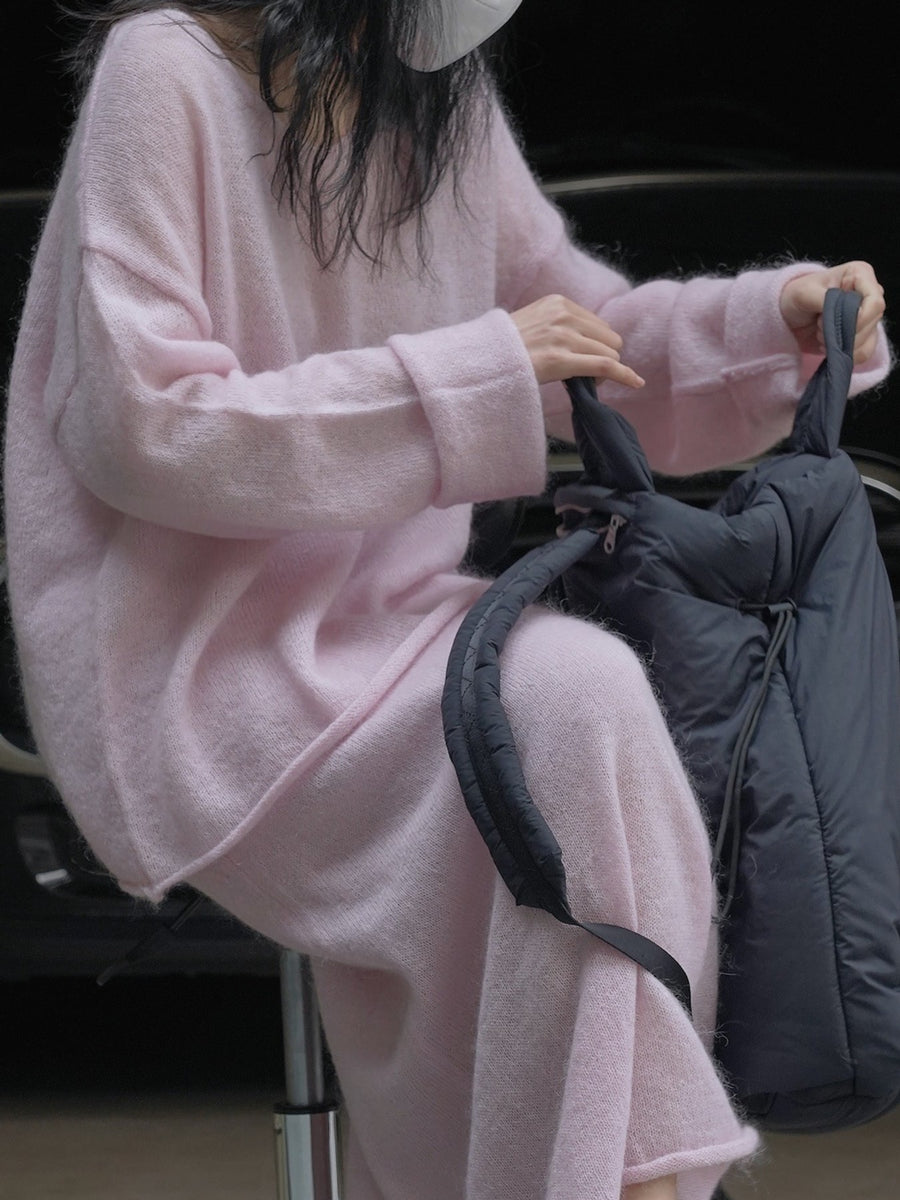 minimalist pullover sweater in Pink with round neck