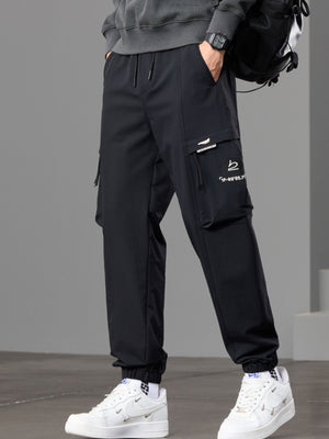 joggers in Khaki with pocketed and full-length