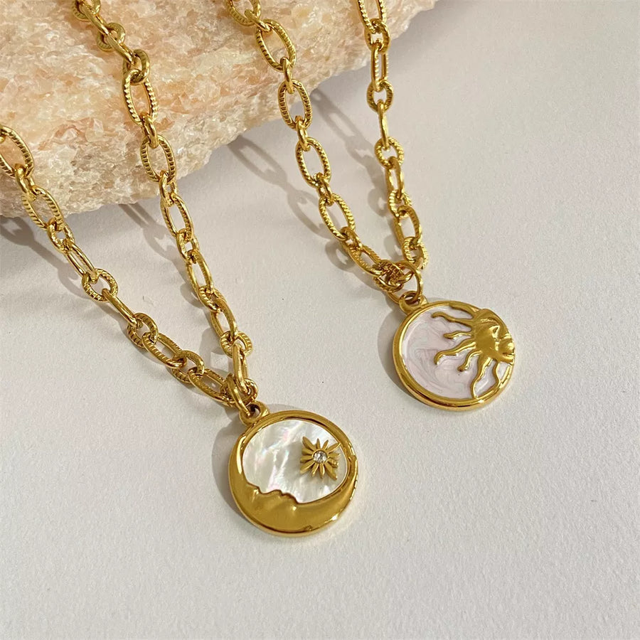 modern necklace in ivory with round neck