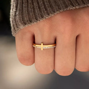 gold ring with geometric and N/A