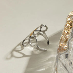 ring in gold with floral and two-tone