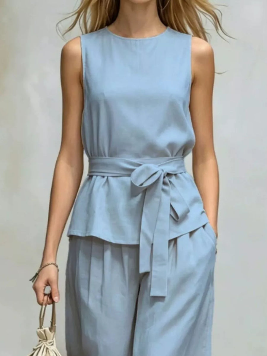 minimalist two-piece set in Black with round neck