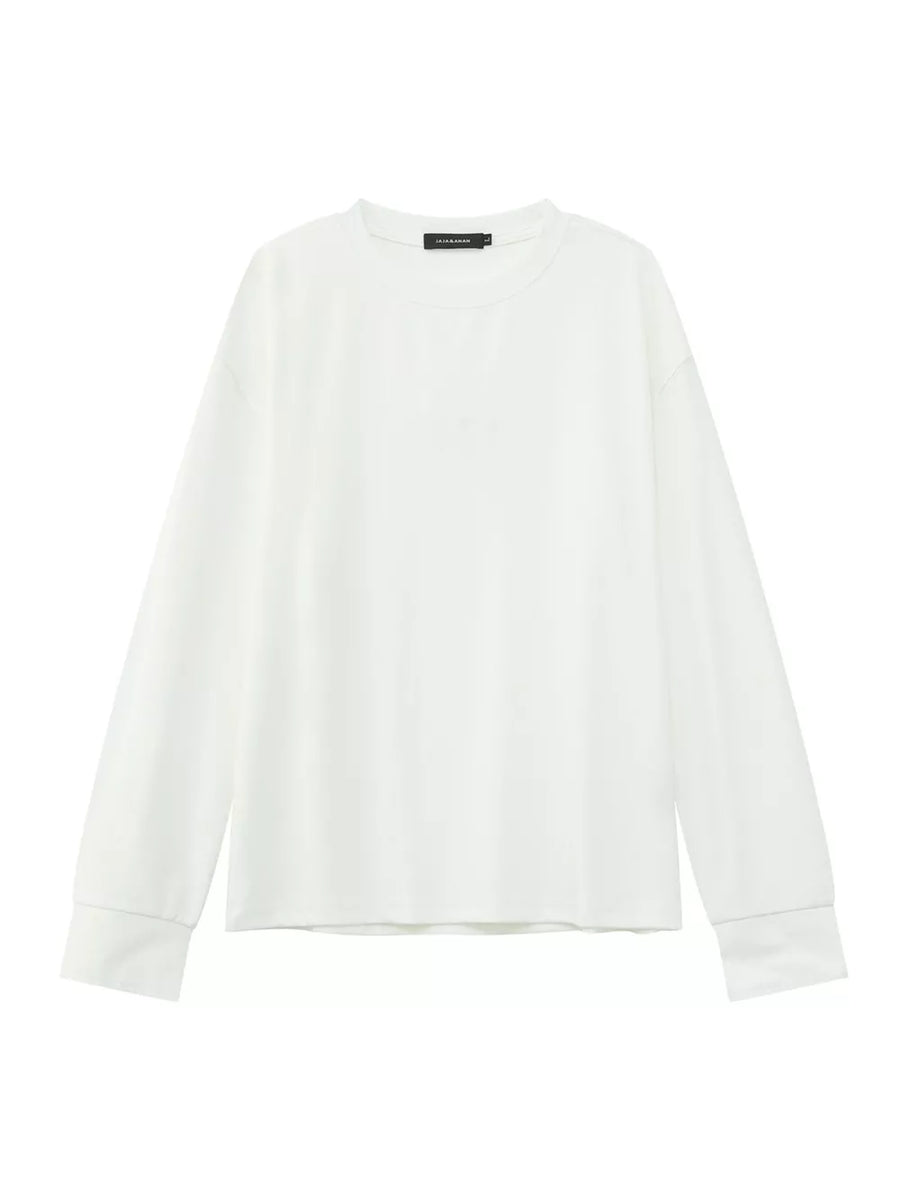 White relaxed fit long sleeve t-shirt in cotton with crew neck.