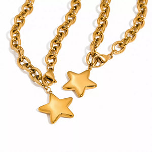 necklace in gold