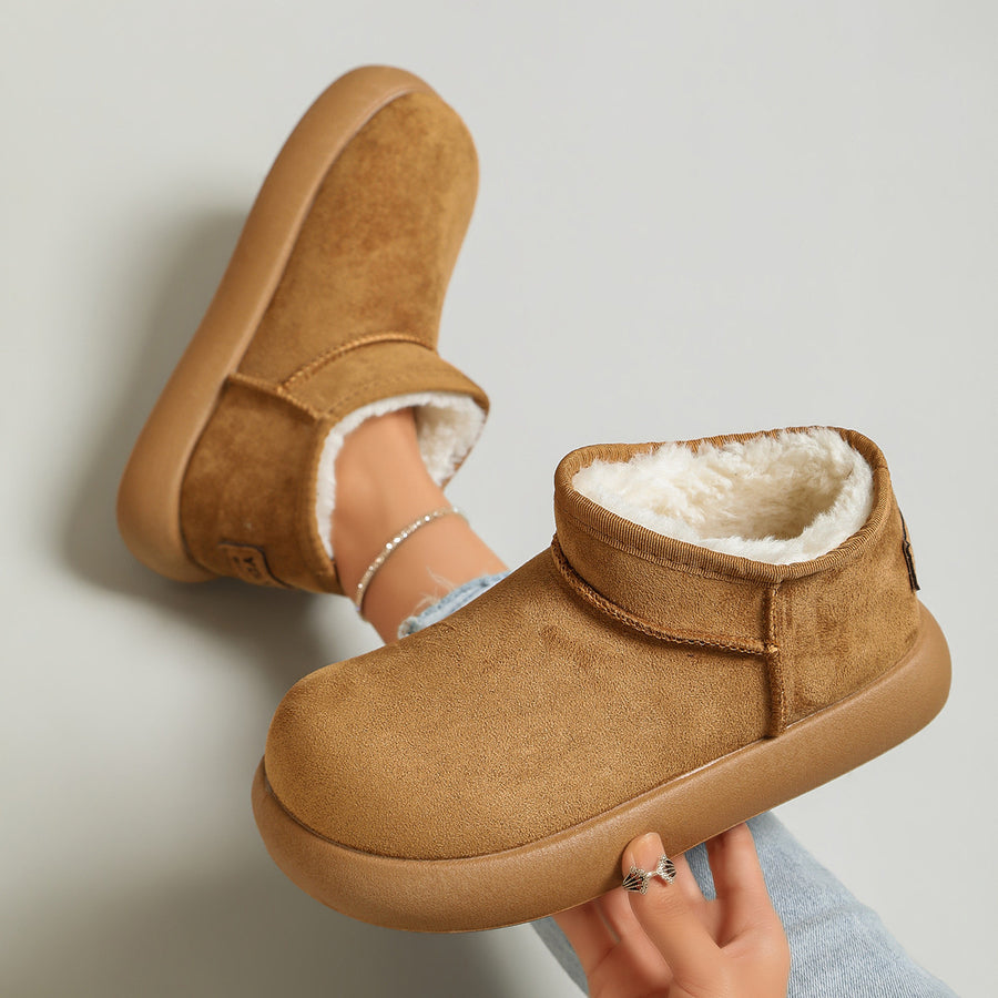 boots in dark brown with round toe and ankle-length