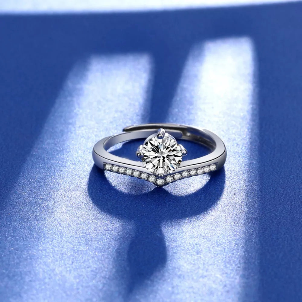 ring in silver featuring adjustable and band fit