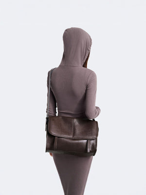 messenger bag in dark brown