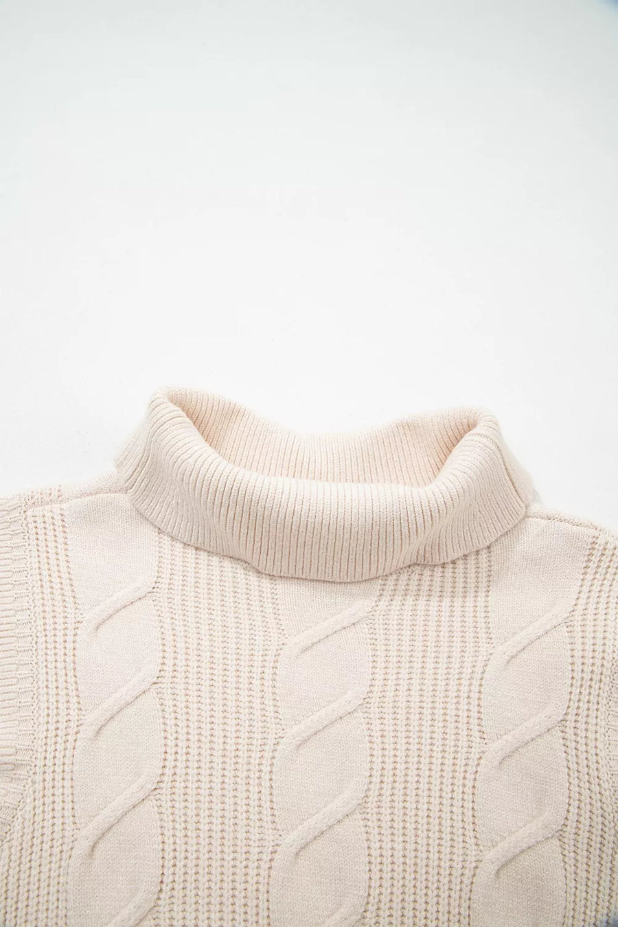52% viscose, 26% polyester, 22% polyamide Care instructions: Machine wash cold turtleneck sweater in Scarlet with slim