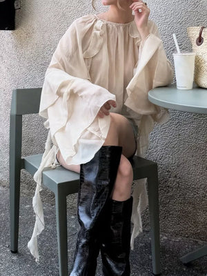 Eggshell blouse with hip-length and pullover