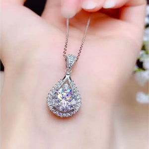 5 Carat 925 Sterling Silver Moissanite Teardrop Necklace in silver with moissanite