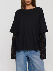 t-shirt in white with lace and hip-length