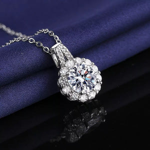 necklace in silver featuring 2 carat moissanite and N/A fit