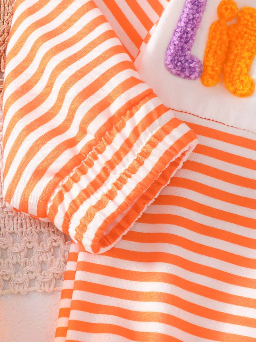 sweatshirt in Orange-red with chenille patch and hip-length