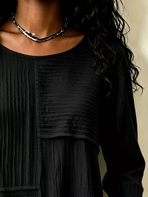 modern blouse in Black with round neck