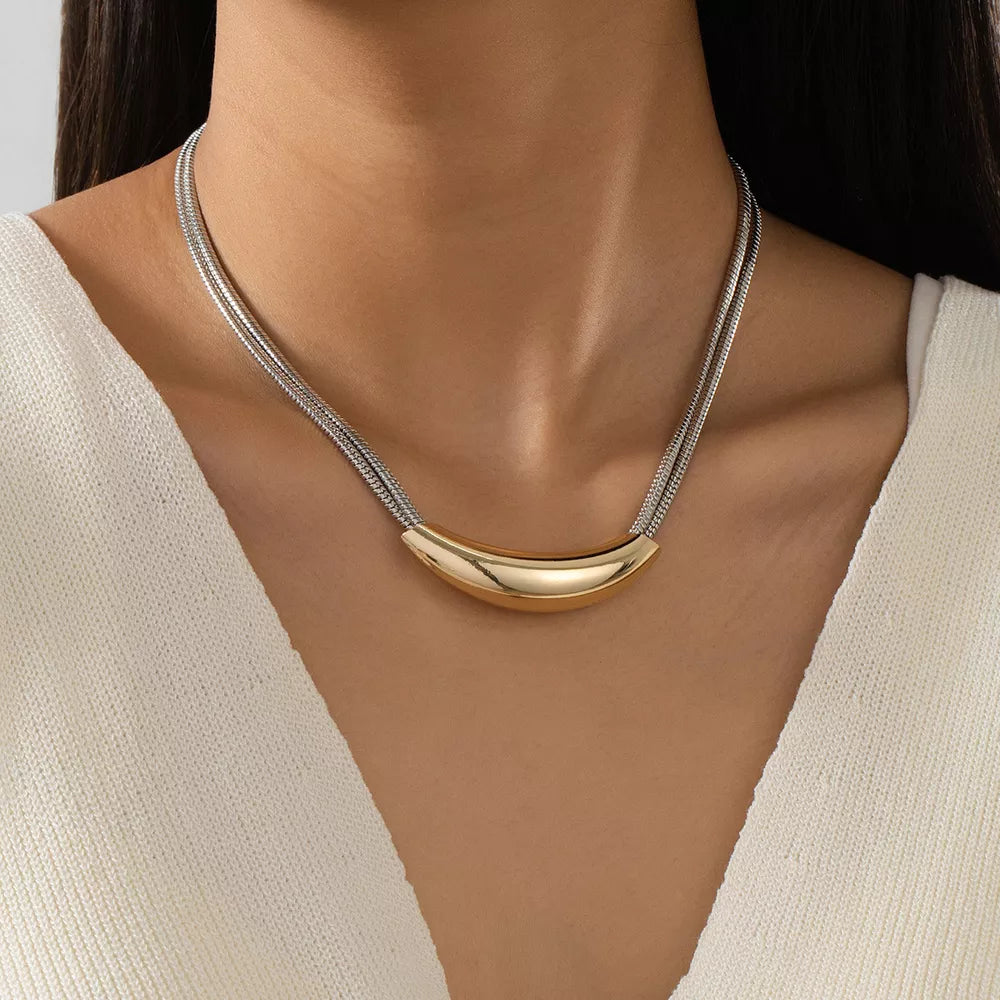 necklace in gold featuring two-tone and regular fit