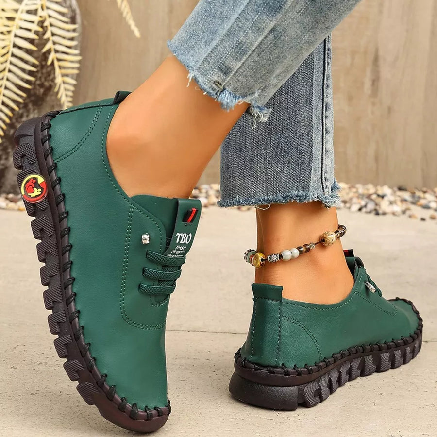 Round Toe Lace Up Sneakers in Green