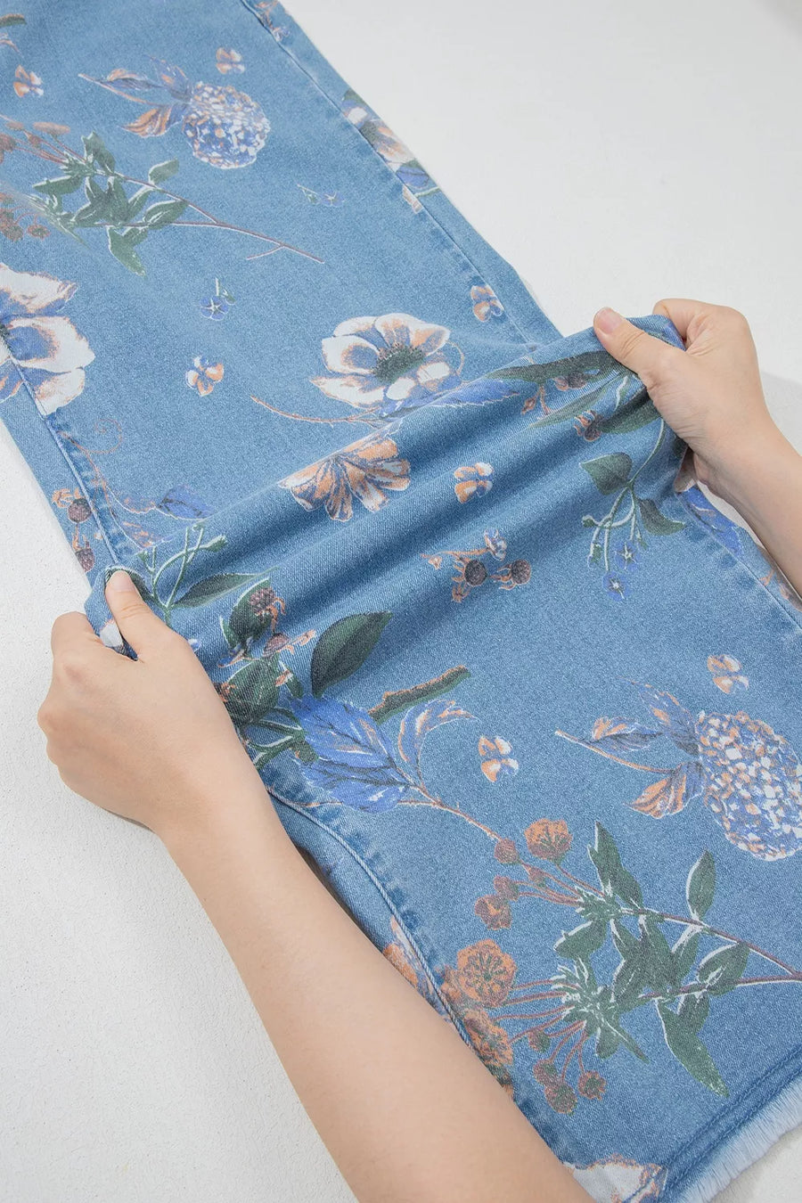 Floral Denim Pants in Medium with pocketed