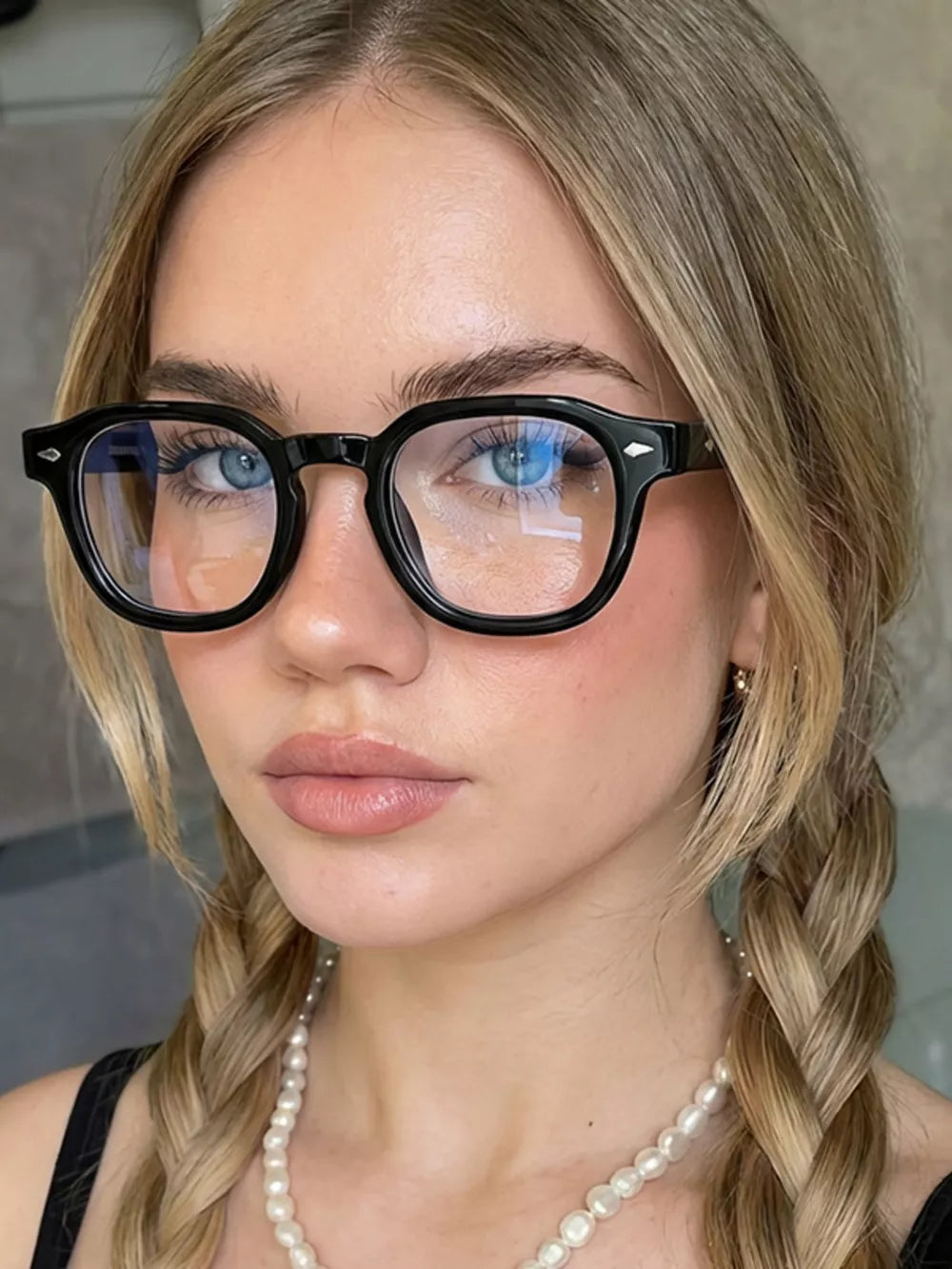dark brown sunglasses featuring UV400 protection and tortoiseshell