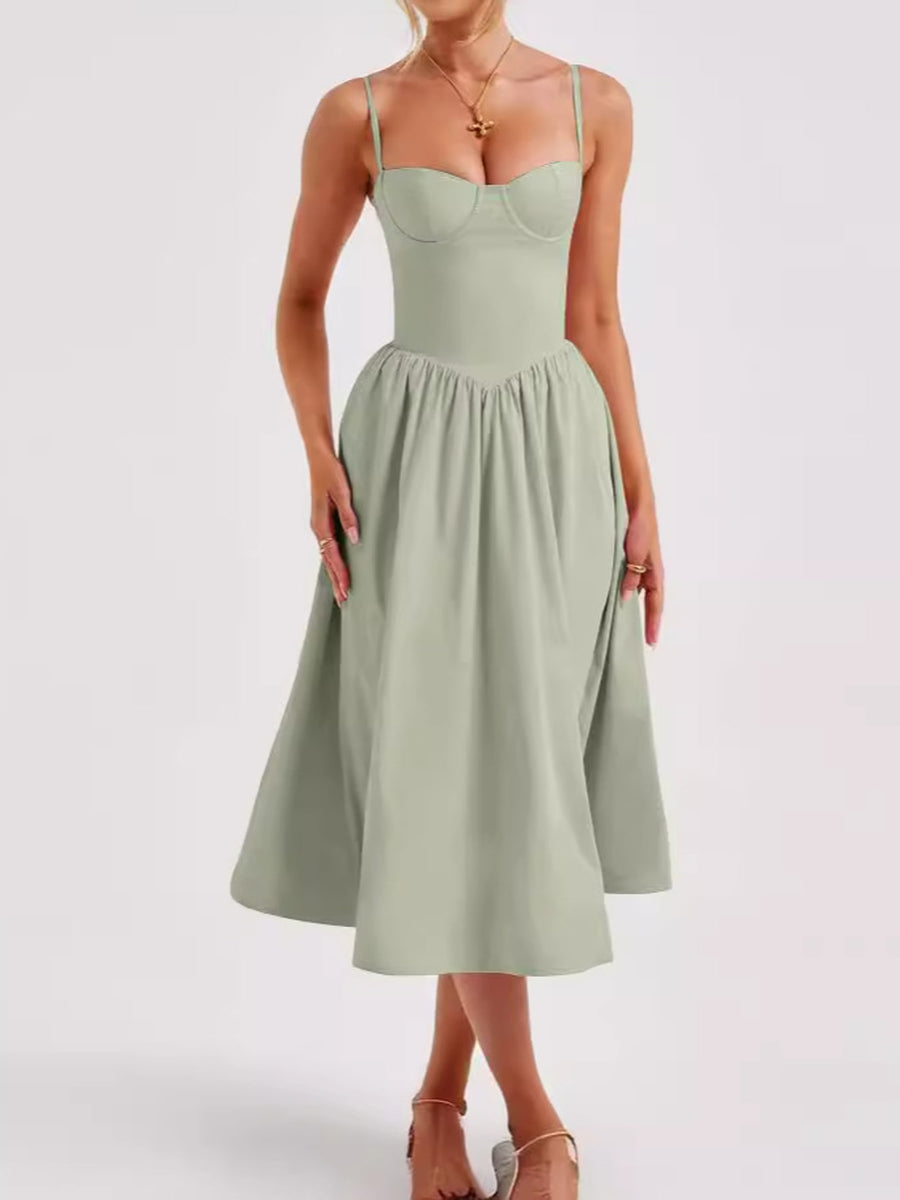 romantic midi dress in White with sweetheart
