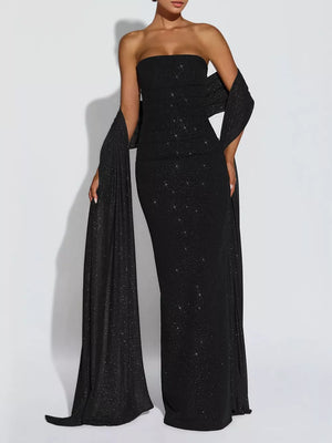 100% polyester Care instructions: Machine wash cold maxi dress in Black with fitted silhouette
