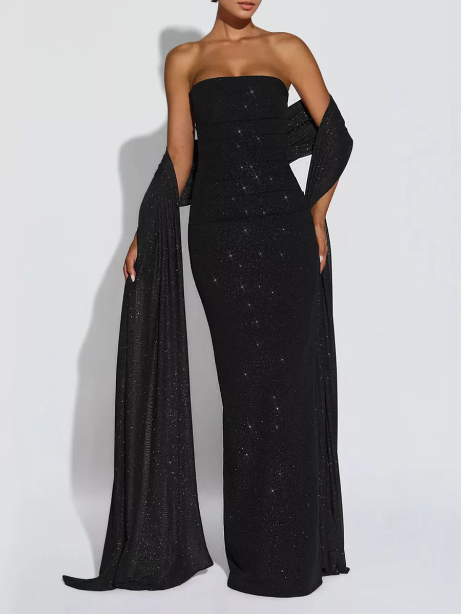100% polyester Care instructions: Machine wash cold maxi dress in Black with fitted silhouette